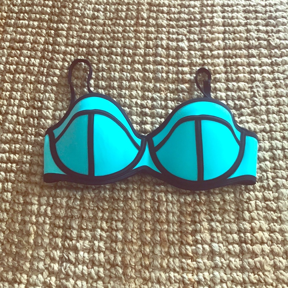 Bikini top